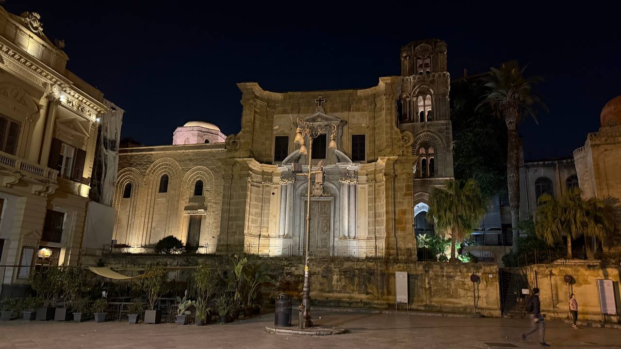 Chiesa della Martorana at night